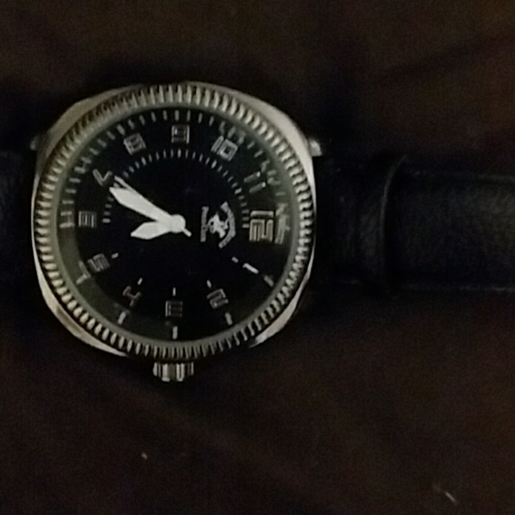 Watch - Picture 4 of 4